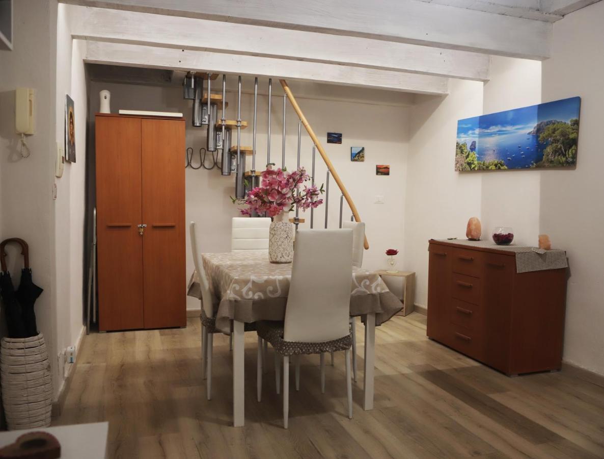 Naples To Stay Bagian luar foto